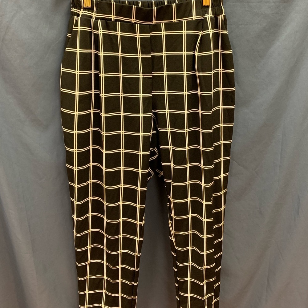 NEW LOOK CURVES sz 14 EUC stretch BLACK/crème cuffed plaid pants